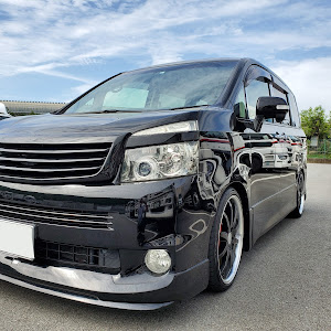 ヴォクシー ZRR70W