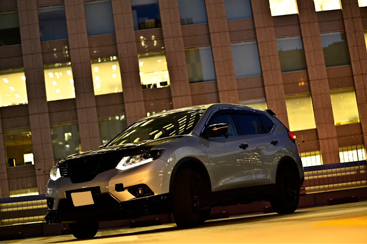 エクストレイルのSUV女子・NISSAN X-TRAIL・車好きな人と繋がりたい・日産エクストレイル・ビル夜景に関するカスタム事例の投稿画像4枚目