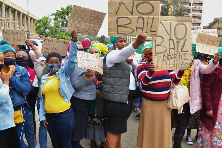 About 100 people including both men and women, church leaders municipal councilors, traditional leaders and anti gender based voilence activists marched to the Mthatha Magistrates Court calling for no bail to the Avumile Nodongwe the man accused of shooting execution style her ex girlfriend Noloyiso Gengqa who was appearing in court for bail application on Thursday.