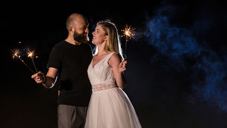 Wedding photographer Andreea Dima (andreeadima). Photo of 18 November 2019