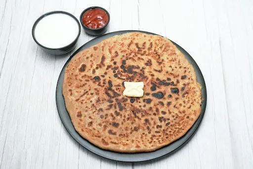 Aloo Paneer Paratha With Curd