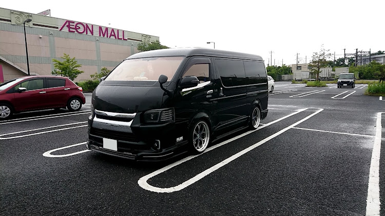 ハイエースバンのガッキー(板垣)さんが投稿したカスタム事例の投稿画像1枚目