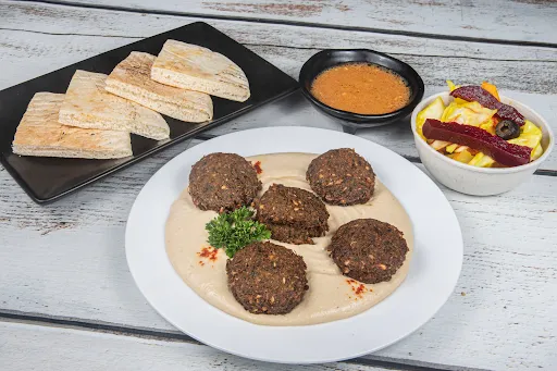 Hummus With Falafel Platter