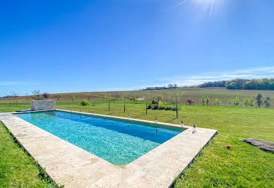 Maison avec piscine et jardin 3