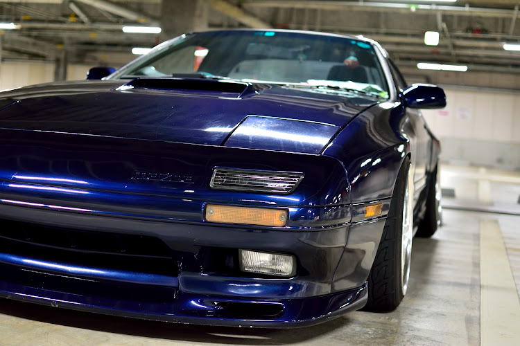 RX-7のピックアップありがとう!!・遠くから見ればボロくない・編集の力・新着に写ってる女性かわi…に関するカスタム事例の投稿画像2枚目
