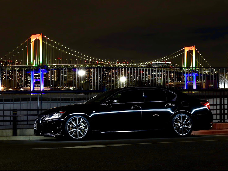 GSのレインボーブリッジ・レインボーカラー・GS350・東京夜景・黒光りに関するカスタム事例の投稿画像8枚目