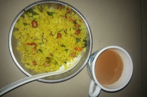 Veg Spicy Poha With Adrak Tea