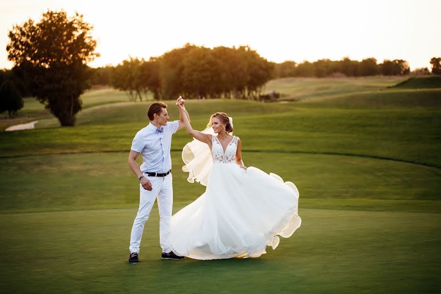 Fotografo di matrimoni Yuliya Turgeneva (turgeneva). Foto del 4 dicembre 2018