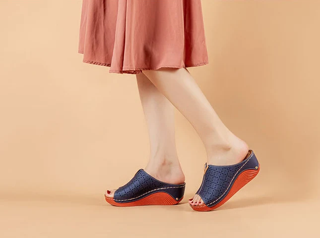 Title 12, Dames slippers met sleehak en platform in grote...