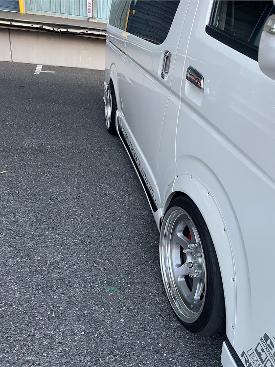 ハイエースバンのハイエース200系・#HKS・#スーパーチャージャーに関するカスタム事例の投稿画像4枚目