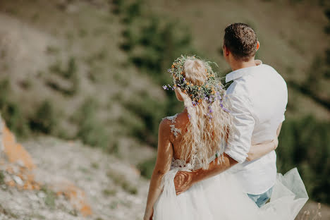 Fotógrafo de casamento Natalya Tueva (phnataliatueva). Foto de 16 de abril 2019