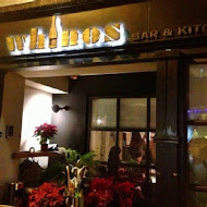 Whinos Bar & Kitchen