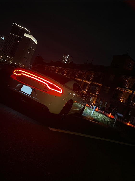 チャージャーの赤レンガ倉庫・アメ車好きと繋がりたい・クルマ好きと繋がりたい・ダッジ・チャージャーに関するカスタム事例の投稿画像1枚目