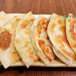 Scallion Pancakes (葱油饼)