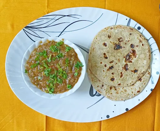 Ghee Tawa Bhabri With Baingan Chokha