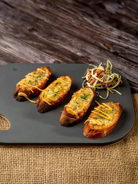 Burnt Garlic Cheese Bread