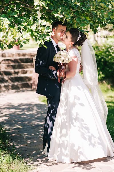 Fotógrafo de bodas Oleh Yarovka (uleh). Foto del 7 de septiembre 2017