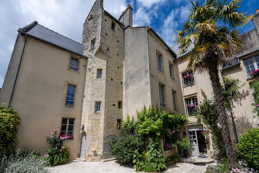Manor 3