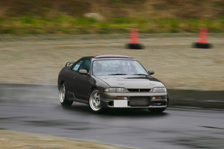 スカイラインクーペの33の日・ECR33スカイライン・スカイライン乗りと繋がりたい・ドリフトしてみたいに関するカスタム事例の投稿画像1枚目