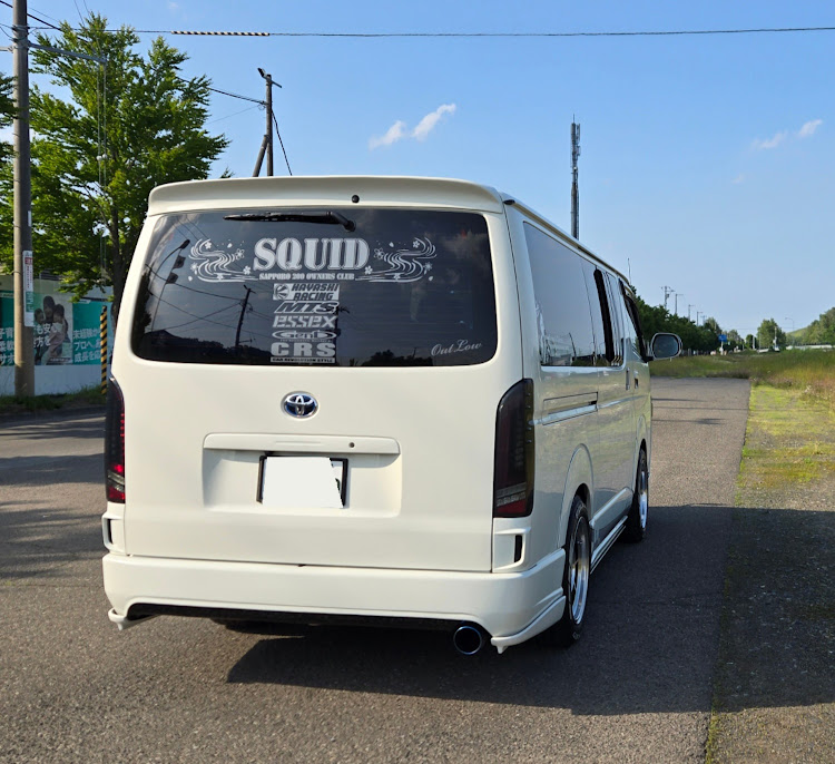ハイエースバンの斜め45度後方の美学・斜め45度の美学に関するカスタム事例の投稿画像2枚目