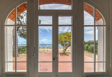 Villa en bord de mer avec terrasse 2