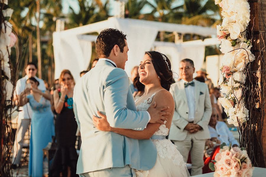 Fotógrafo de casamento Szandra Biró (biroszandra). Foto de 26 de abril 2023