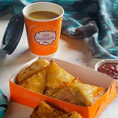 Paneer Mini Samosa (2 Pcs) + Adrak Chai (250ml )