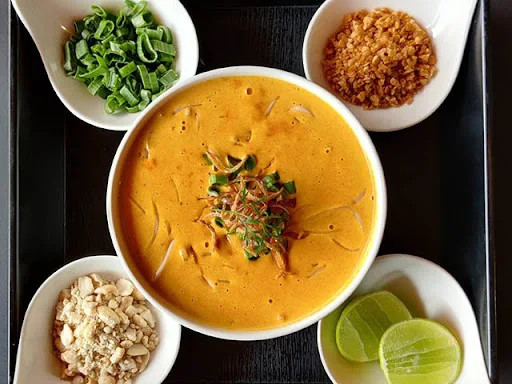 Veg Khao Suey (Serves 1-2)