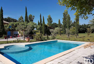 Maison avec piscine et terrasse 19