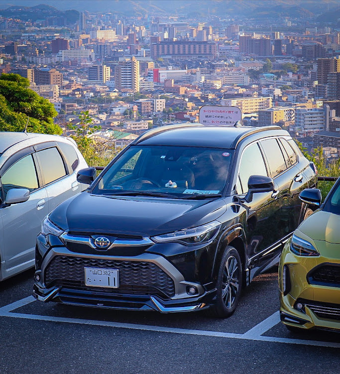 カローラクロスの車好きと繋がりたい・ドライブ好きと繋がりたい・車活・足立公園展望台に関するカスタム事例の投稿画像1枚目