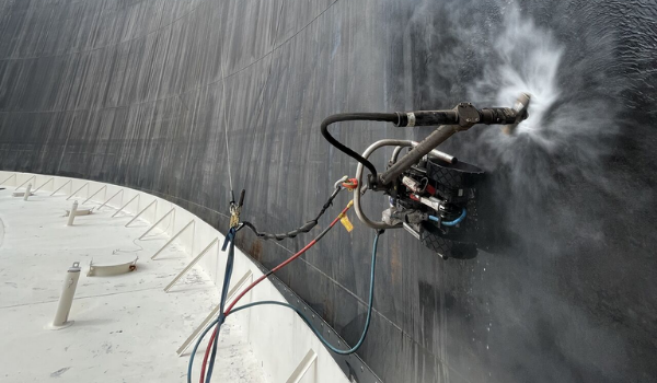 The VertiDrive M7 Abrasive Blasting Robot from BlastOne International. Photo courtesy BlastOne International.