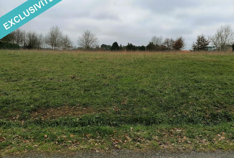  Vente Terrain à bâtir - 1 981m² à Guizengeard (16480) 