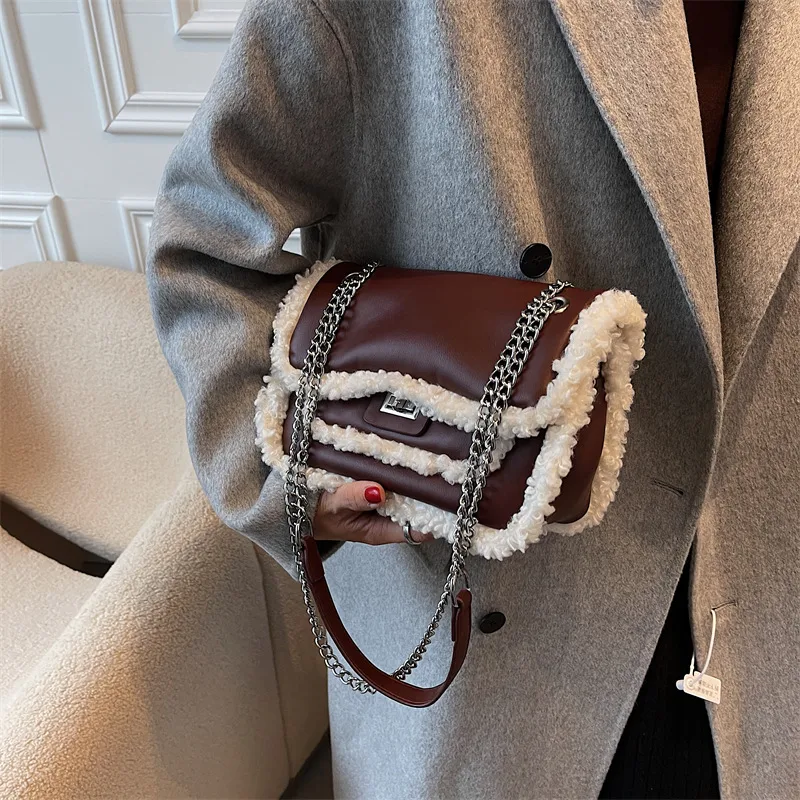 Trendy Temperament Kadın Çantası Kişiye Özel Moda. Modern kadınlar için şık ve özgün çanta. Tarzınızı kişiselleştirin.