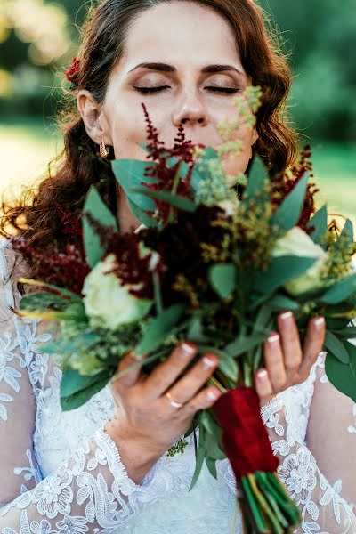 Fotógrafo de casamento Medovnik Єvgen (zhenkamed). Foto de 12 de dezembro 2018