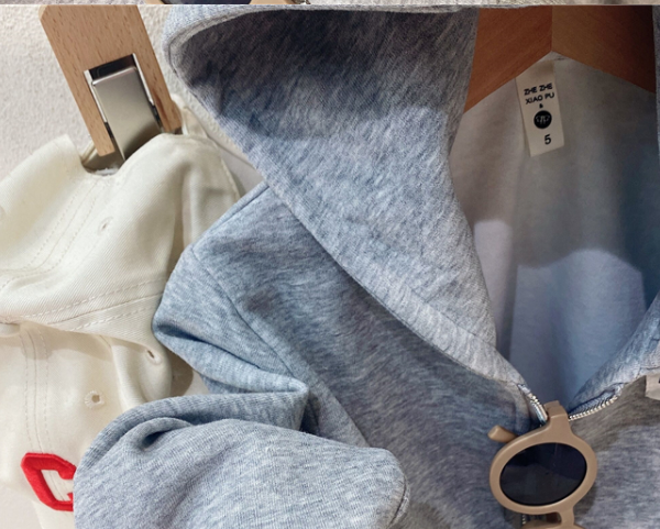 Hoodies esportivos e de lazer para pais e filhos, perfeitos para atividades ao ar livre. Conforto e estilo para momentos em família. Ideal para diversão.