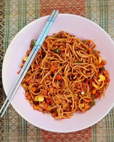 Veg Schezwan Hakka Noodle