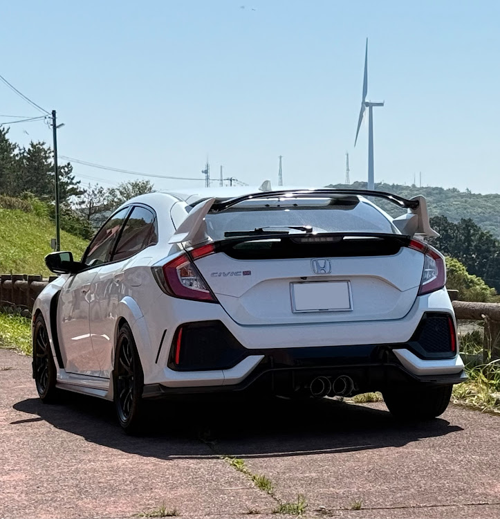 シビックのシビック・FK7・FK8・風車とコラボ・ホンダに関するカスタム事例の投稿画像4枚目