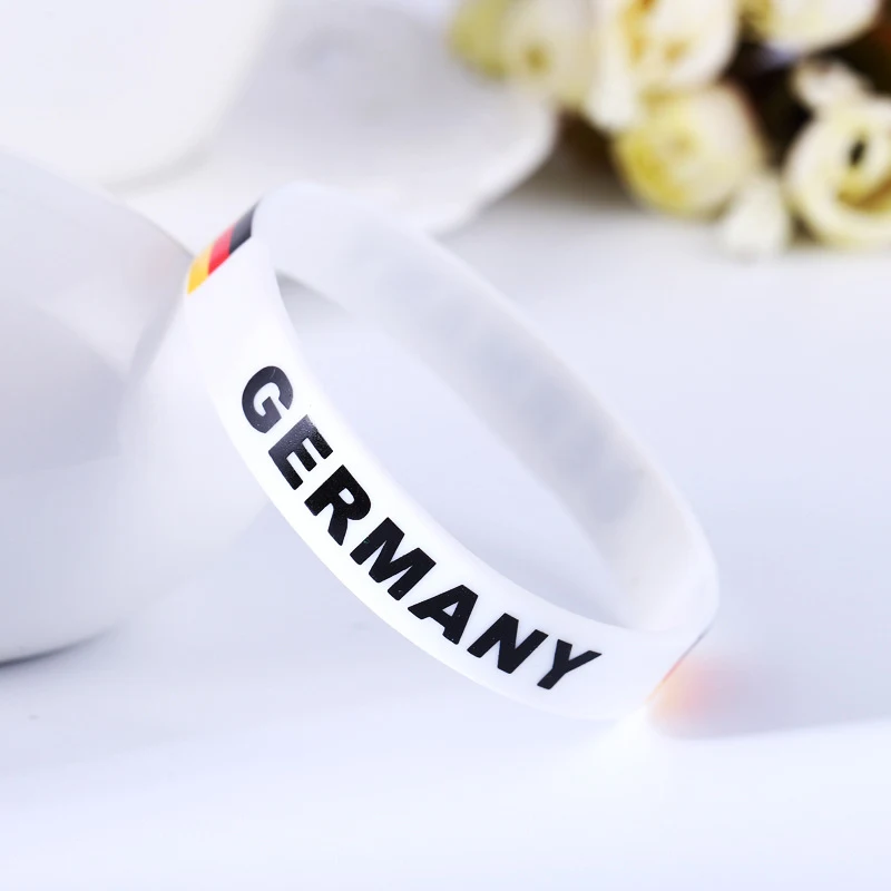 Pulsera deportiva de silicona para el Mundial de Fútbol de Qatar 2022. Muñequera cómoda y resistente. Ideal para deportistas y aficionados.