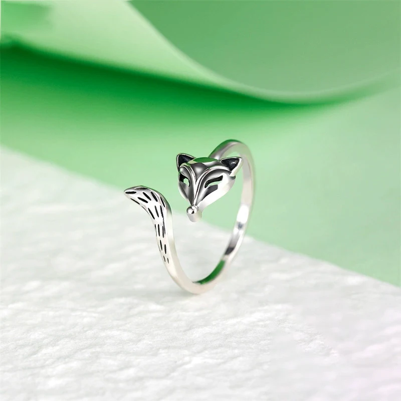 S925 Thai Silver Unisex Fox Ring. A stylish and durable ring for both men and women. Perfect as a daily accessory or a s