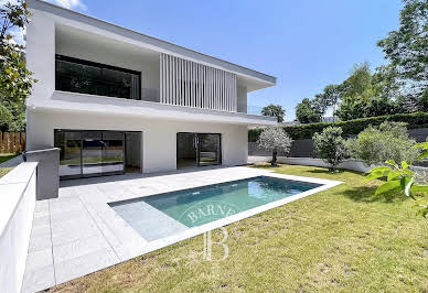 House with pool and terrace 2