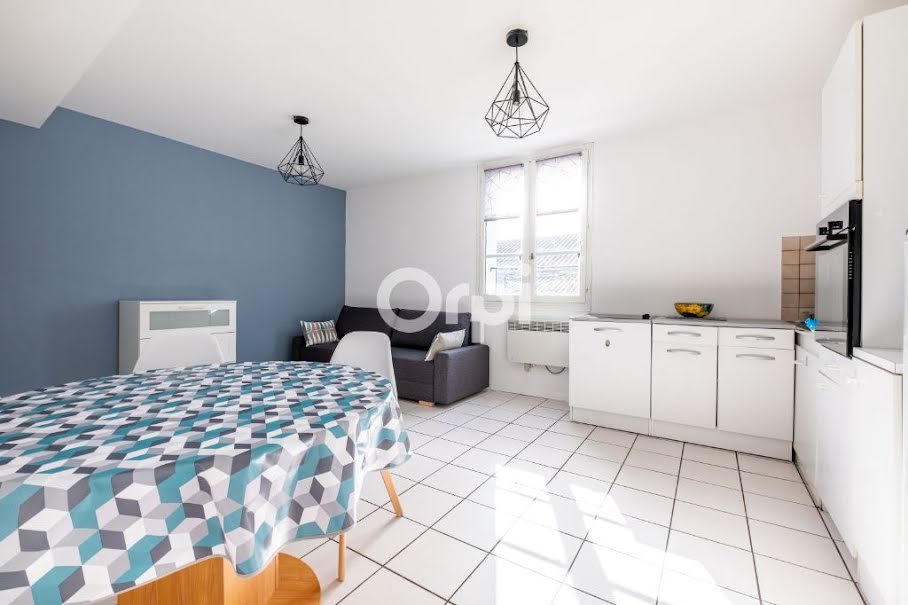 Location meublée appartement 1 pièce 44 m² à Limoges (87000), 500 €