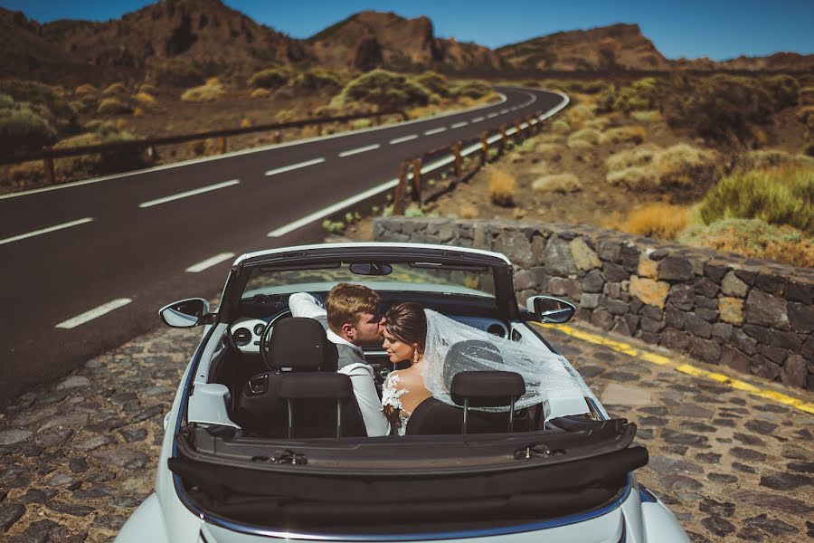 Fotografo di matrimoni Lyudmila Bordonos (tenerifefoto). Foto del 29 novembre 2019