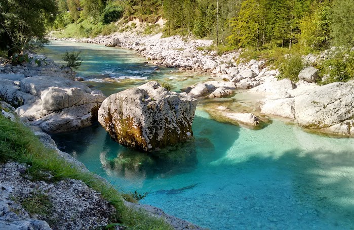 ESLOVENIA EN VERDE Y TURQUESA + VENECIA DE POSTRE - Blogs de Eslovenia - GARGANTAS Y NACIMIENTO DEL SOČA, PASO VRŠIČ Y LAGO JASNA (3)