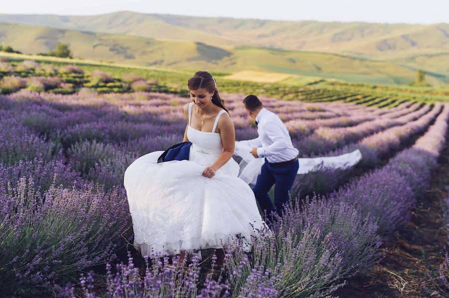 Fotografo di matrimoni Paul Budusan (paulbudusan). Foto del 3 luglio 2017