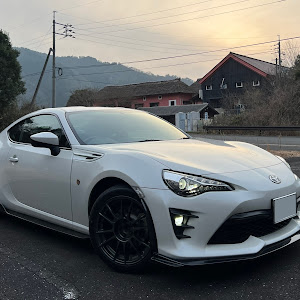 86 ZN6