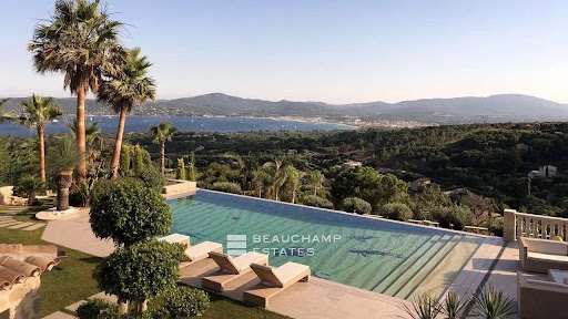 Villa avec piscine 1