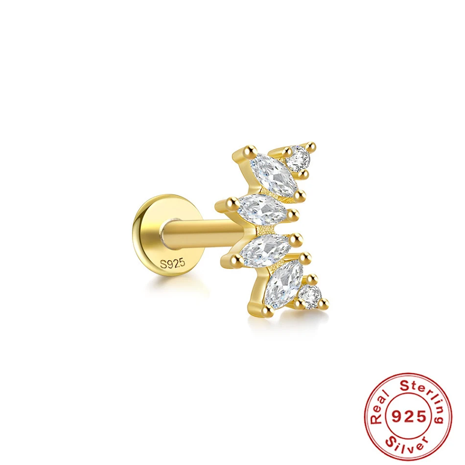 Boucles d'oreilles percées en zircon cubique œil de cheval multi-diamants. Élégance et éclat pour un look sophistiqué au quotidien.