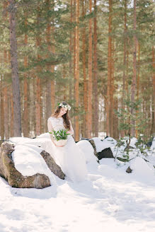 Fotógrafo de casamento Olesya Ukolova (olesyaphotos). Foto de 3 de junho 2017