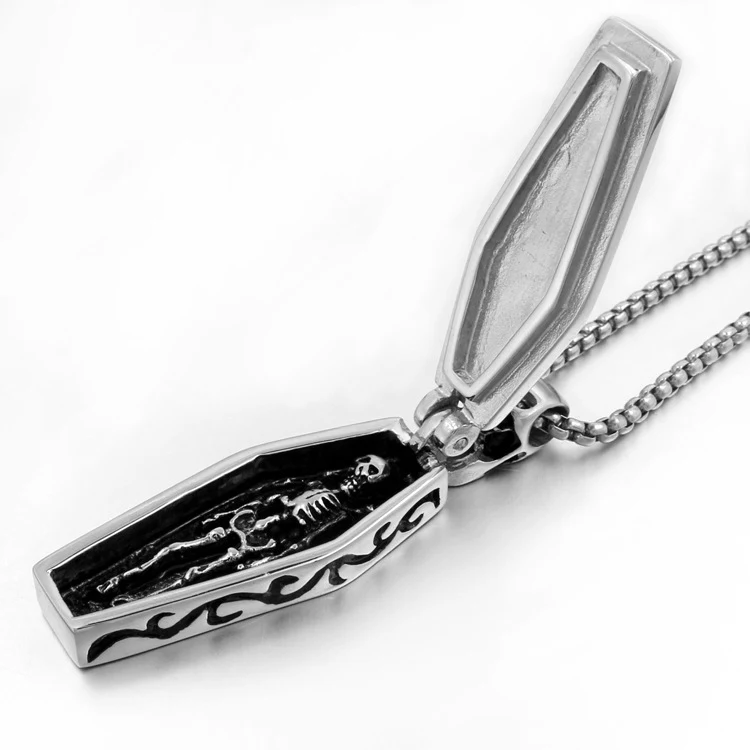 Pendentif Crâne Fortune Officiel en Acier Titane Ouvrable. Un porte-bonheur protecteur, élégant et plein de sens pour votre quotidien.