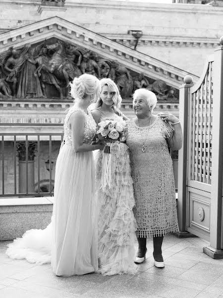 Fotógrafo de casamento Luiza Smirnova (luizasmirnova). Foto de 9 de setembro 2018